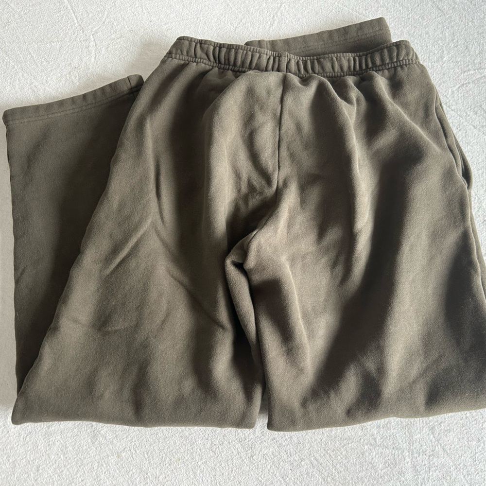 Aritzia Cozy Sweatfleece Mega Straight Sweatpant - Picture 3 of 5